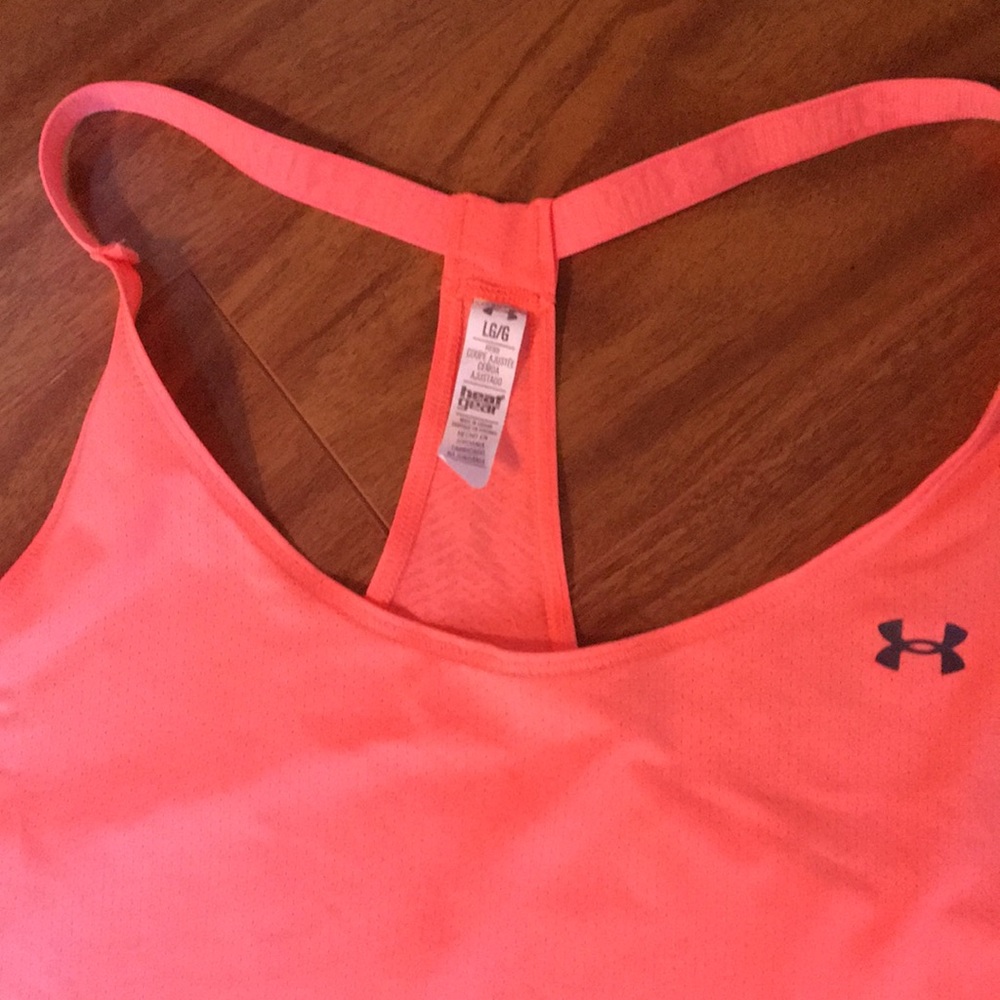 Halter top - Picture 2 of 4